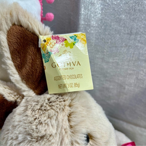 2017 GODIVA Easter Bunny Stuffed Animal with hidden egg pocket 13" - Picture 3 of 9